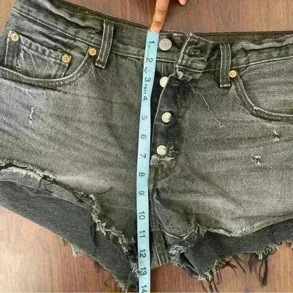 Levi's 501 Black Denim High Waisted Cut Off Jean Shorts , Size: 29, wash black - Picture 10 of 10